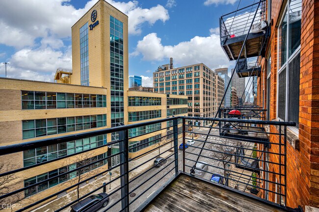Building Photo - 417 S Jefferson St