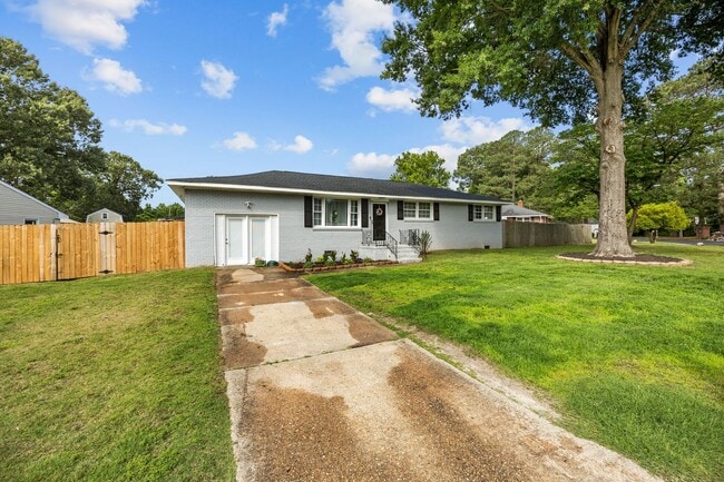 Building Photo - Spacious 4-Bedroom Home with Saltwater Pool & Large Fenced Yard