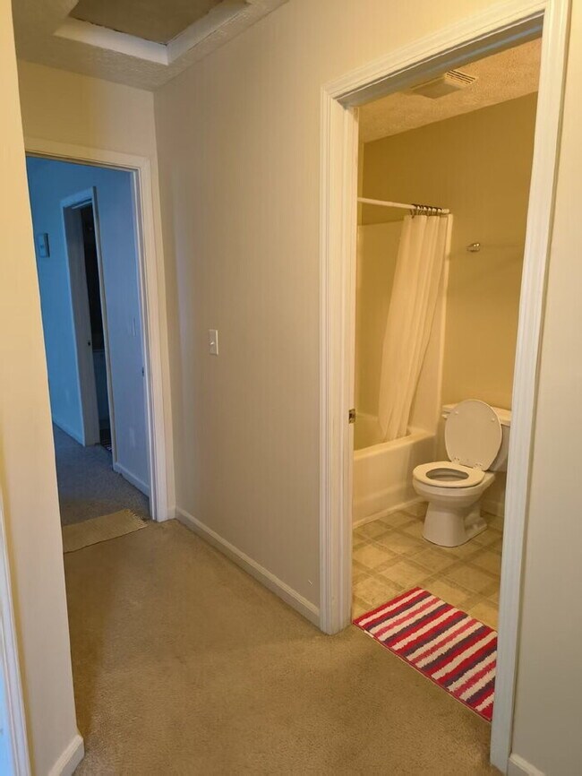 Building Photo - 3BR/2.5BA Condo with attached single-bay g...
