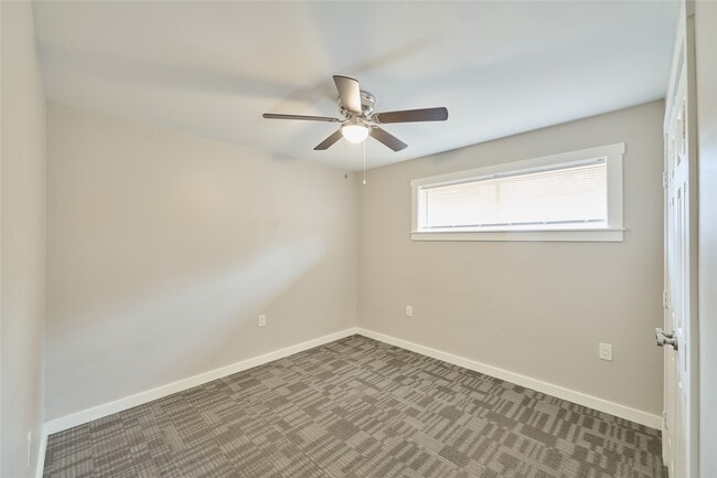 Building Photo - 309 S Magnolia St