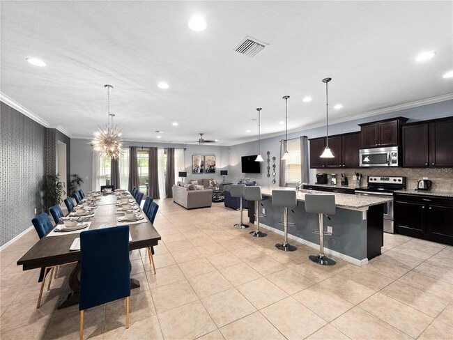 Building Photo - 8825 Rhodes St