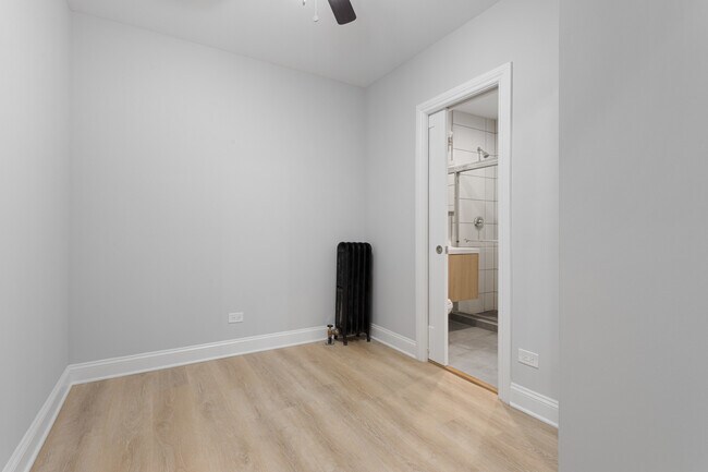 Building Photo - 1621 W Chase Ave