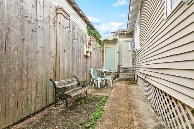 Building Photo - 8611 Birch St
