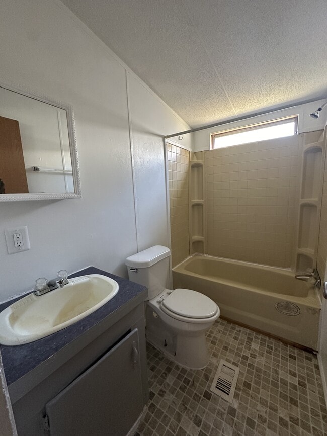 Building Photo - 7150 Seward Cir