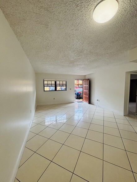 Living area - 1331 W 51st Pl