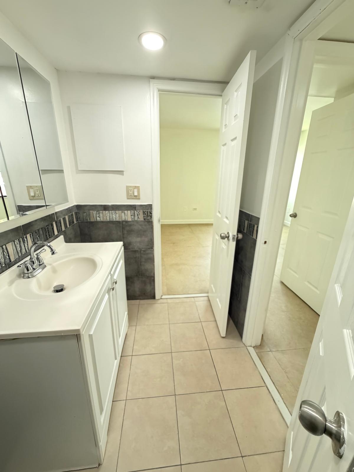 Building Photo - 3025 W Missionwood Cir