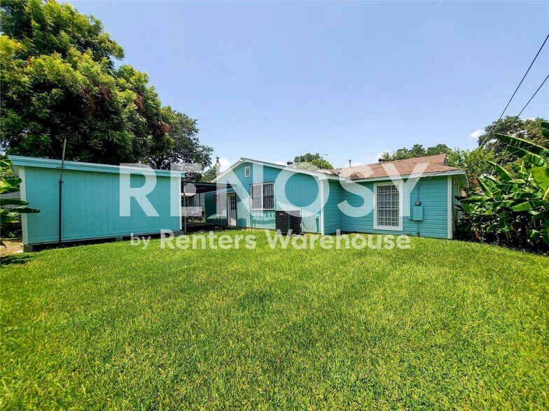Building Photo - 3020 Sagebrush Dr