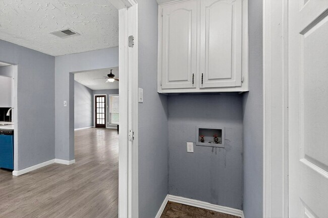 Building Photo - 2211 Sierra Dr