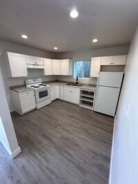 Building Photo - 454 Colin Kelly Dr