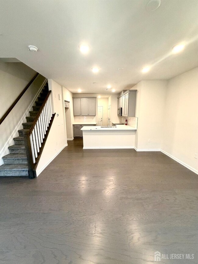 Building Photo - 808 Sadie Cir