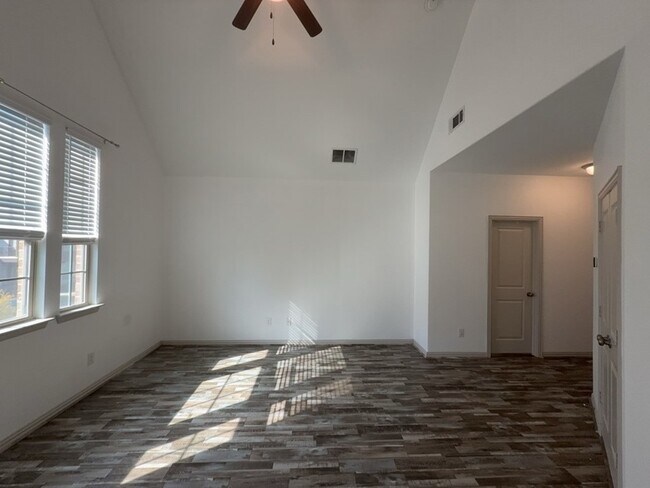 Building Photo - 4027 Snow Goose Trl