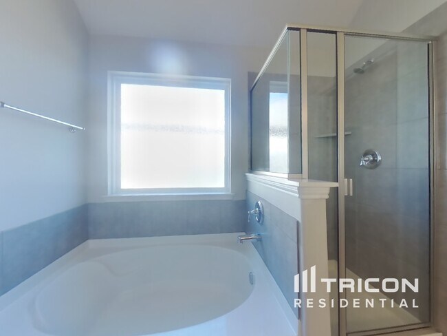Building Photo - 3600 Meadowtrail Ln