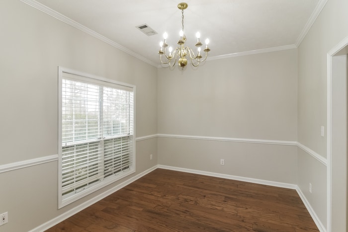 Building Photo - 1303 Dorchester Dr
