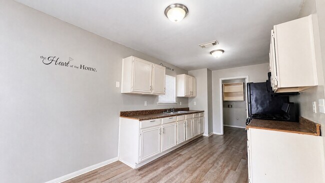 Building Photo - 9406 Alcala