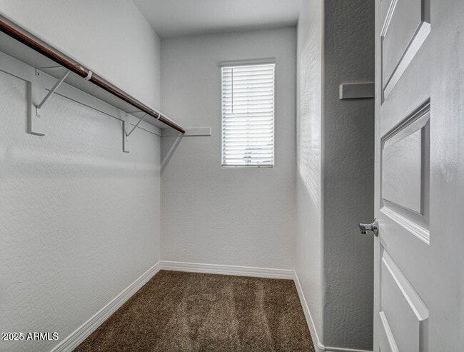 Building Photo - 9916 E Tillman Ave