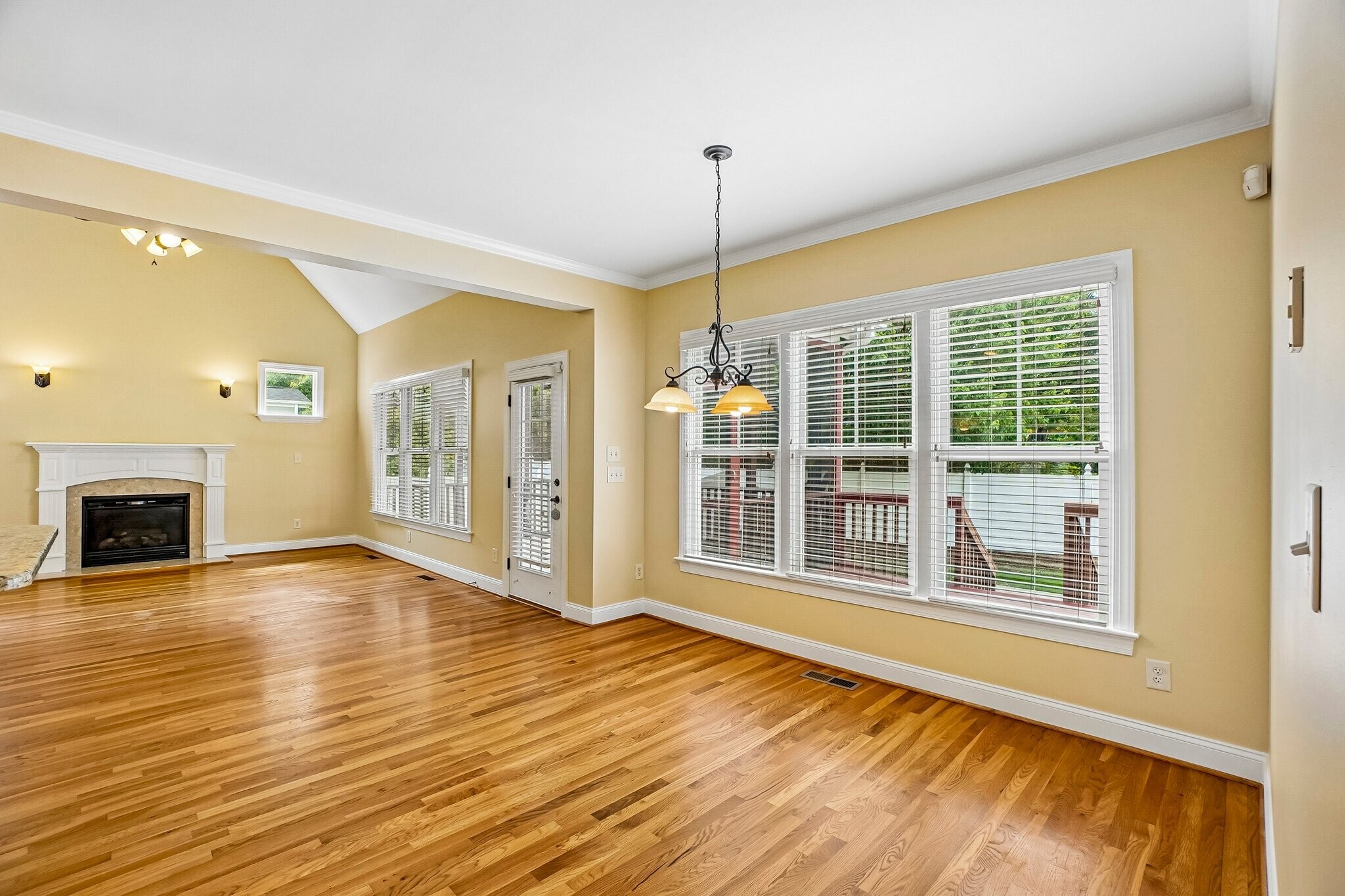 Building Photo - 1025 Princeton View Ln