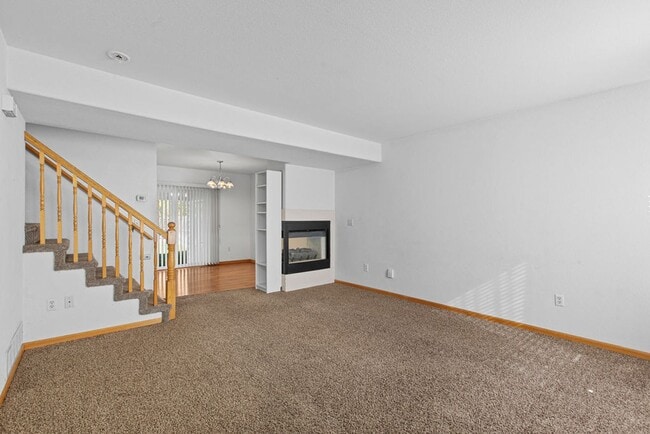 Building Photo - 2016 Glenmoor Dr