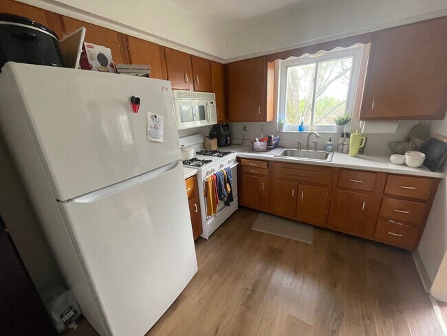 Building Photo - 533-535 Cumberland Rd (159)