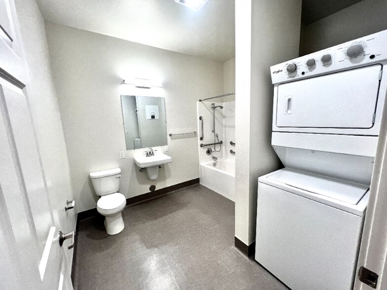 Building Photo - 2330 Yakima Ct