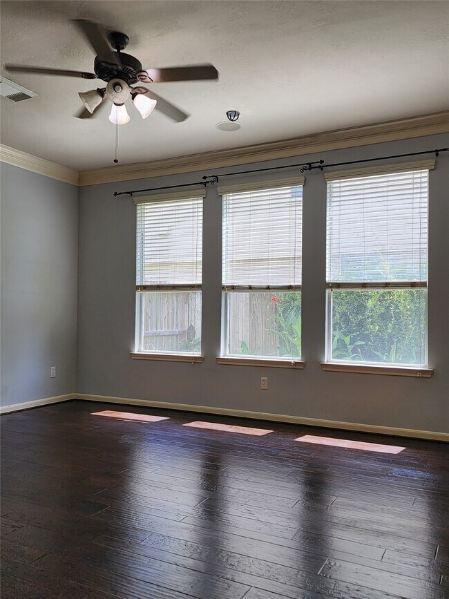 Building Photo - 16935 Jelly Park Stone Dr