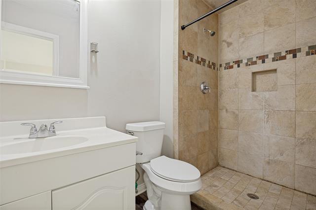 Building Photo - 8914 Vernon Dr