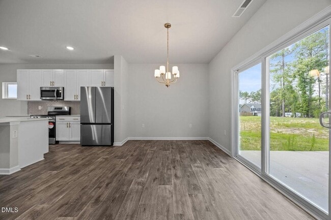 Building Photo - 200 Beacon Hl Rd