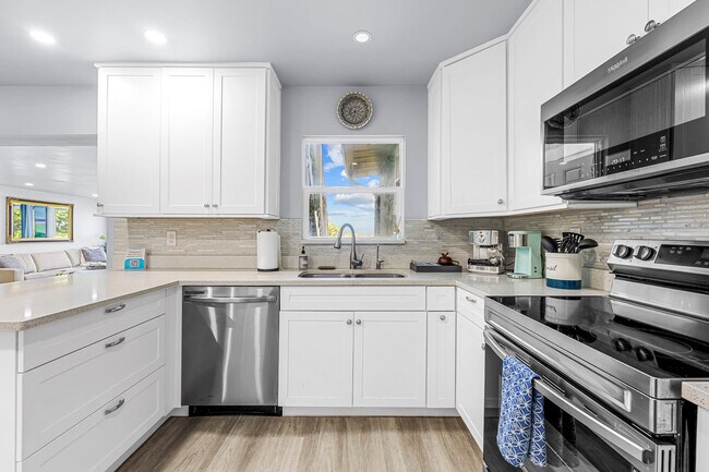Building Photo - 6403 South Highway A1A-SI ID1044471P