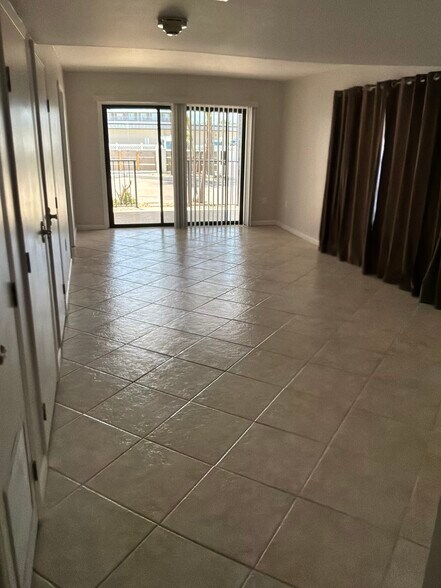 Living Room - 4600 Ocean Beach Blvd