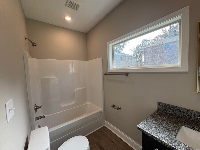 Building Photo - 815 Ellis St