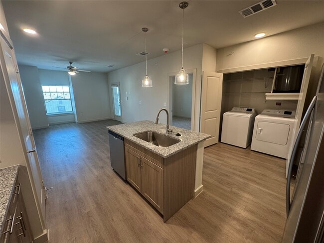 Building Photo - 6000 Jones Rd