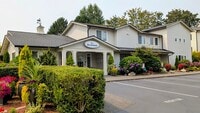 Building Photo - Spacious 2 Bedroom Condo in Gated Community with Pool