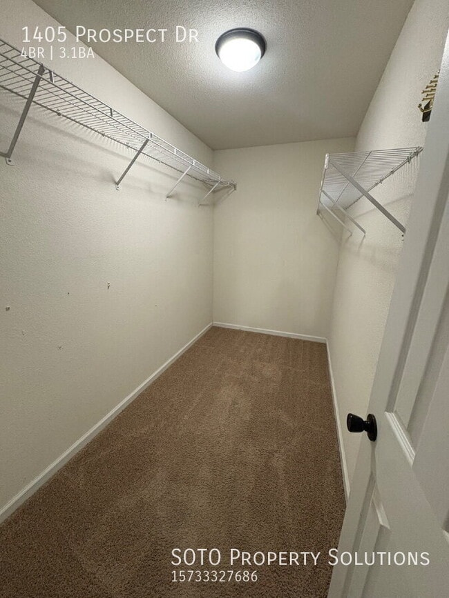 Building Photo - 1405 Prospect Dr