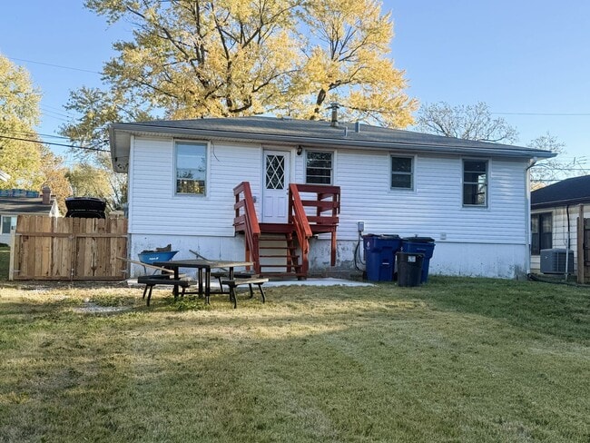 Building Photo - 2 bedroom Rental Home