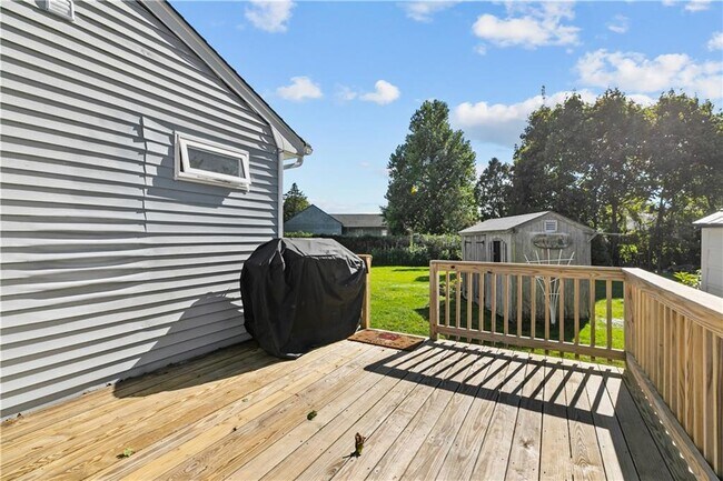 Building Photo - 12 Philips St