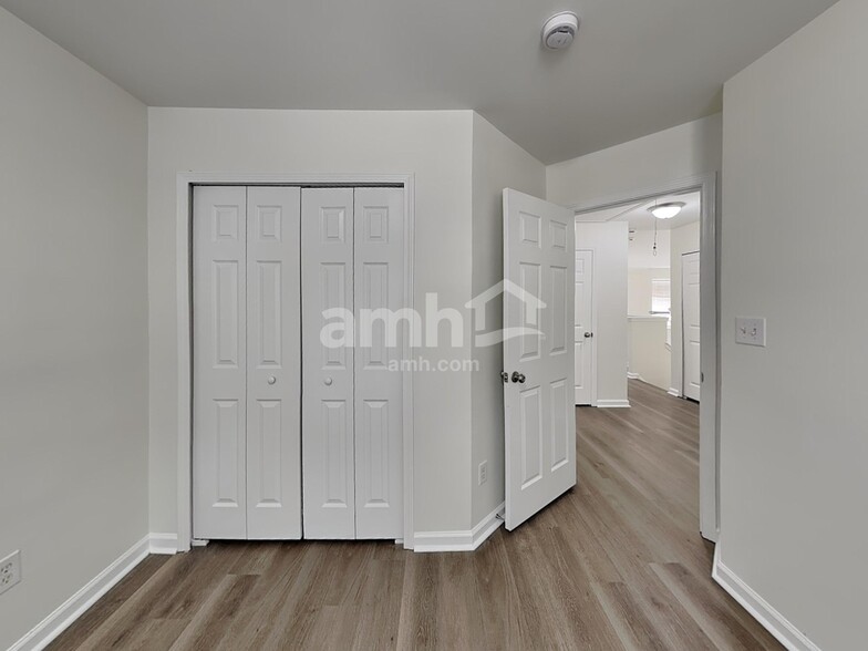 Building Photo - 9512 Chastain Walk Dr
