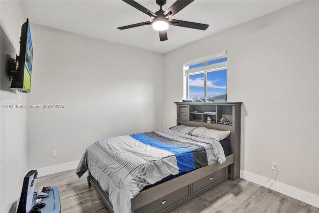 Building Photo - 10795 Oceano Wy