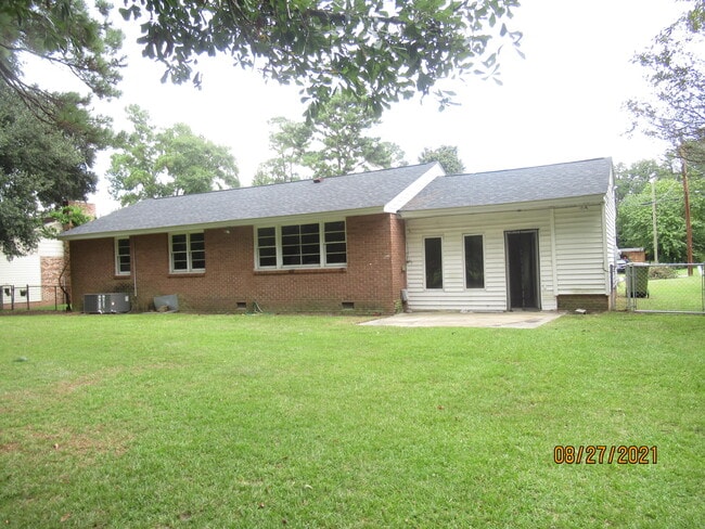 Building Photo - 38 Thelma St