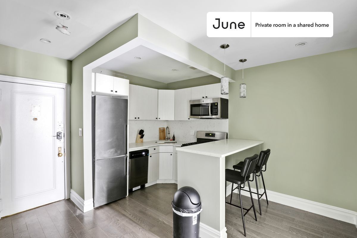 Building Photo - Room in Shared 3 bed/2 bath home