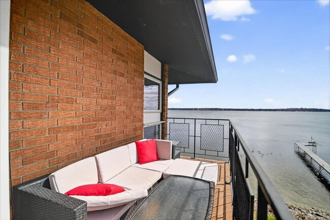 Building Photo - Urban Oasis on the Lake- Condo in Downtown Madison