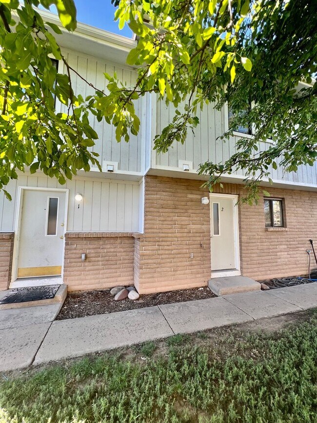 Building Photo - Townhome in Rifle