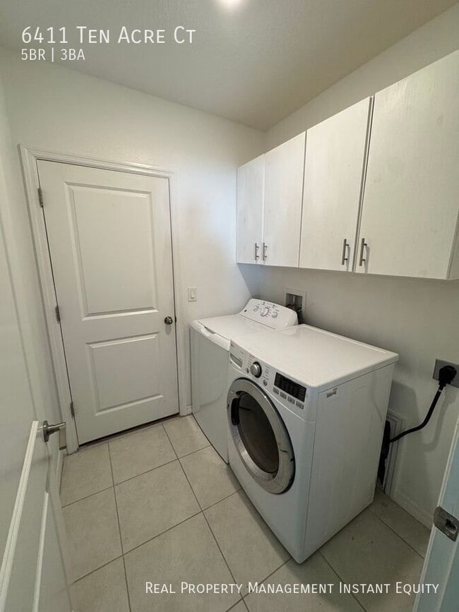 Building Photo - 6411 Ten Acre Ct