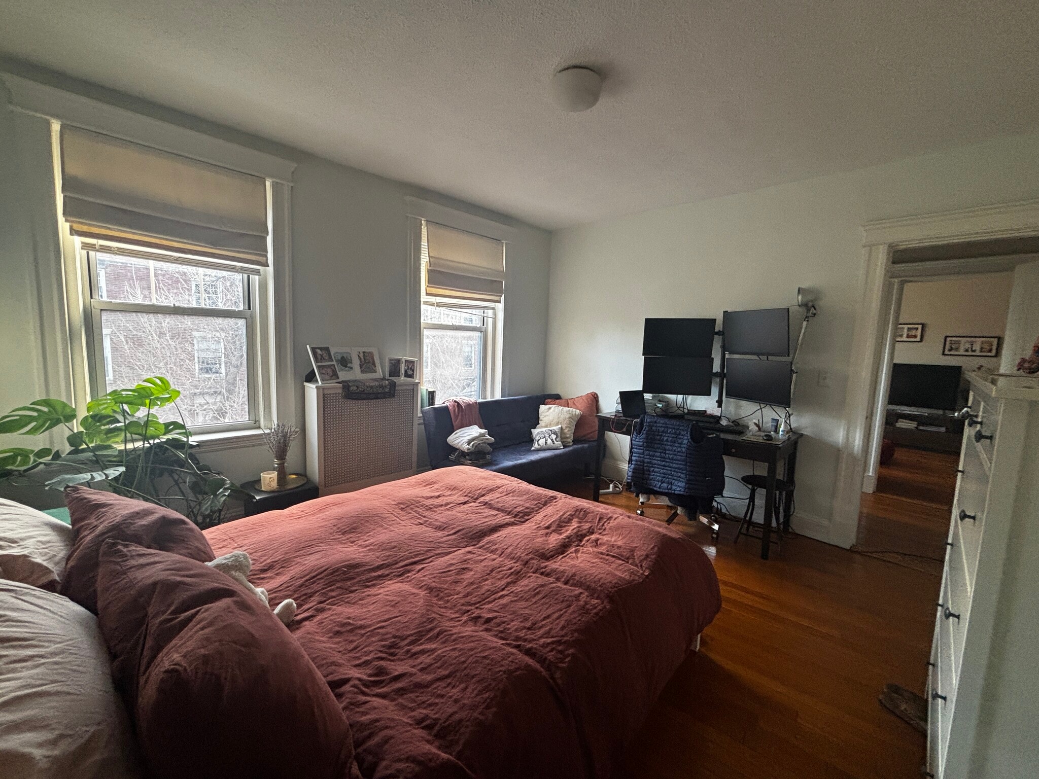 Building Photo - 110 Riverway