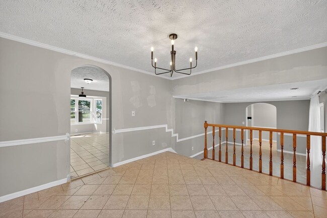 Building Photo - 1040 Rim Rd