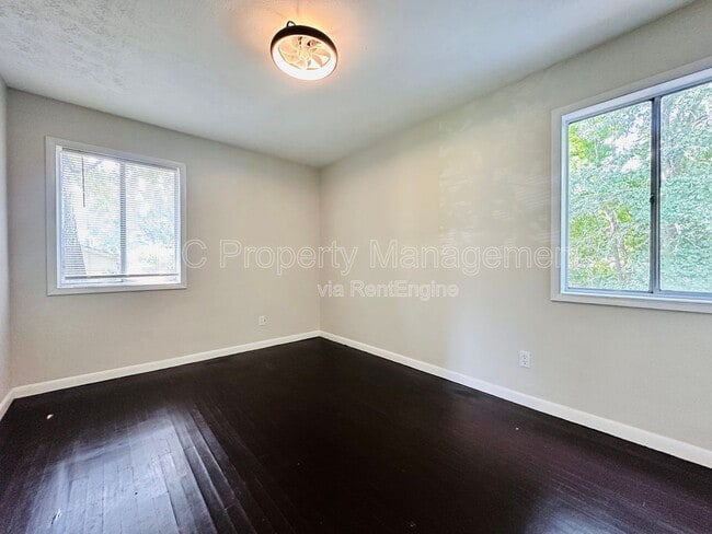 Building Photo - 3222 Apache Dr