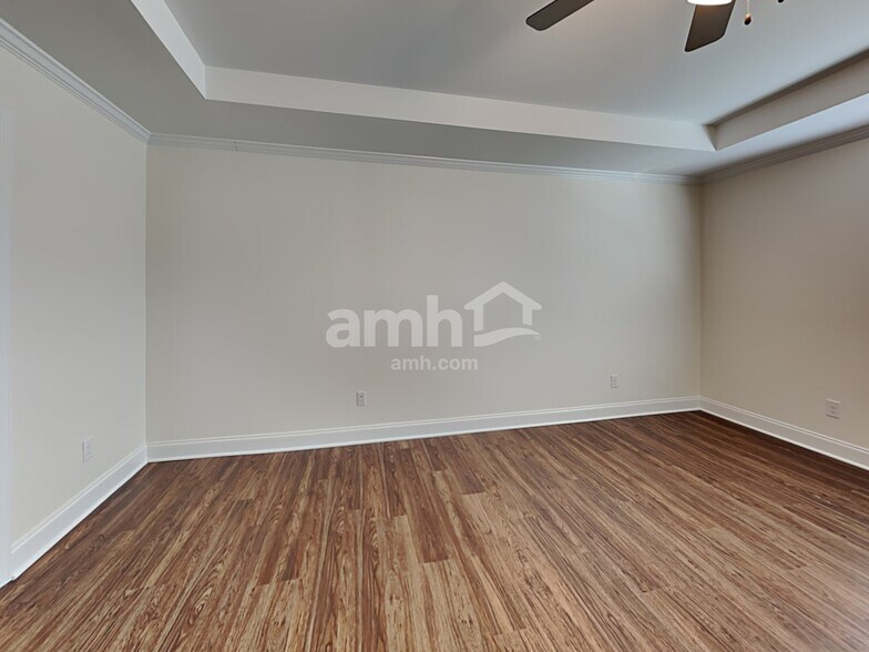 Building Photo - 3016 Esquire Dr