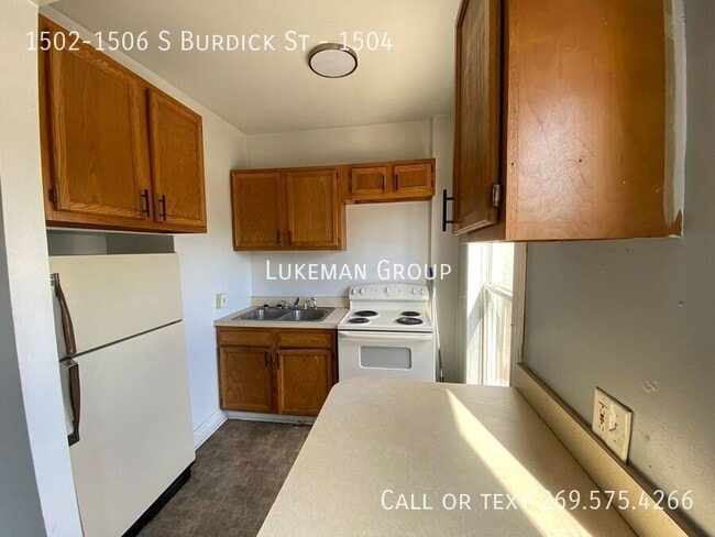 Building Photo - 1502-1506 S Burdick St-1504