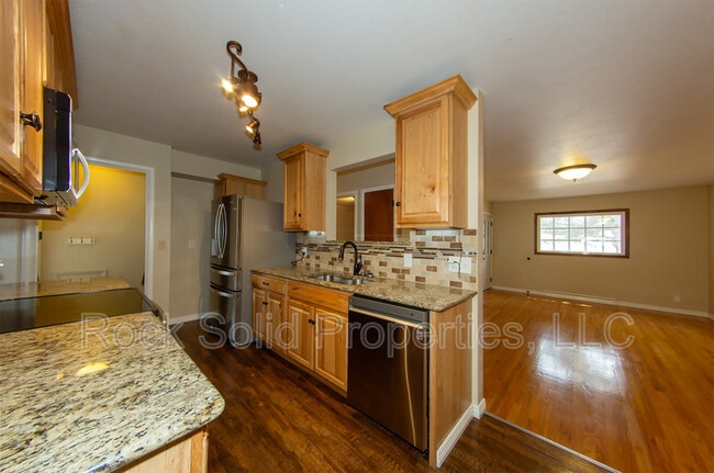 Building Photo - 1622 Oxford Dr