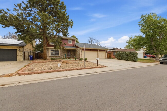 Building Photo - Single-Family Home in Near-Perfect Condition | 931 square foot 3-Car Garage!! | Covered Patio | L...