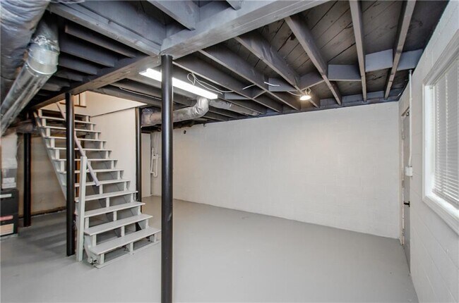 Building Photo - 3833 Wedgefield Cir