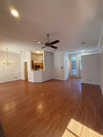 Building Photo - 5210 Manhassett Dr